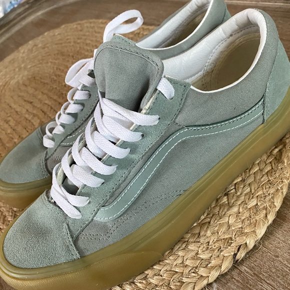 Men’s Vans - Picture 10 of 11